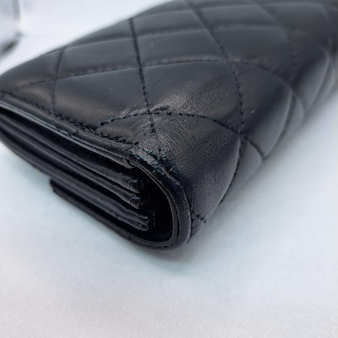 CHANEL　マトラッセ　二つ折り財布　ブラック　ラムスキン　長財布　財布