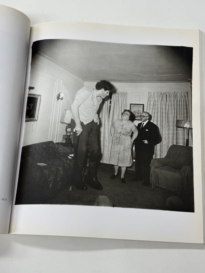 diane arbus. An Aperture Monograph / 写真集