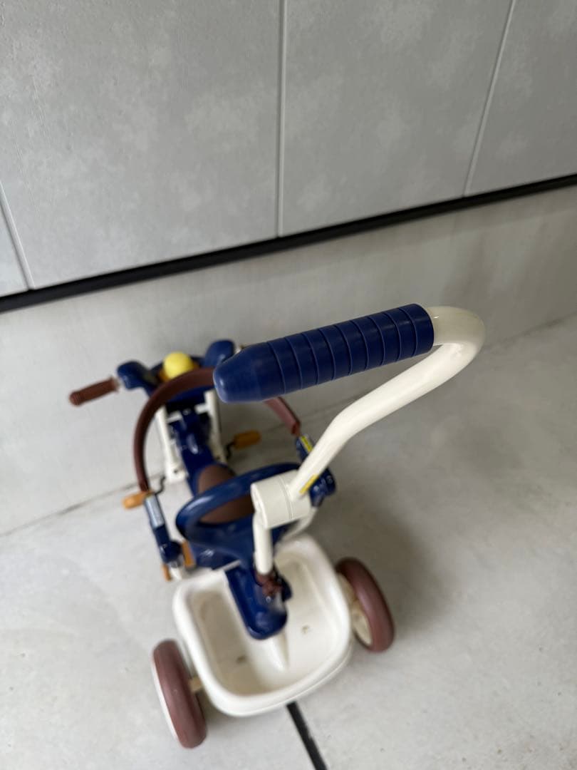 iimo イーモ ハンドル付き三輪車 ブルー 青 愛知県岡崎市内引き取り可能