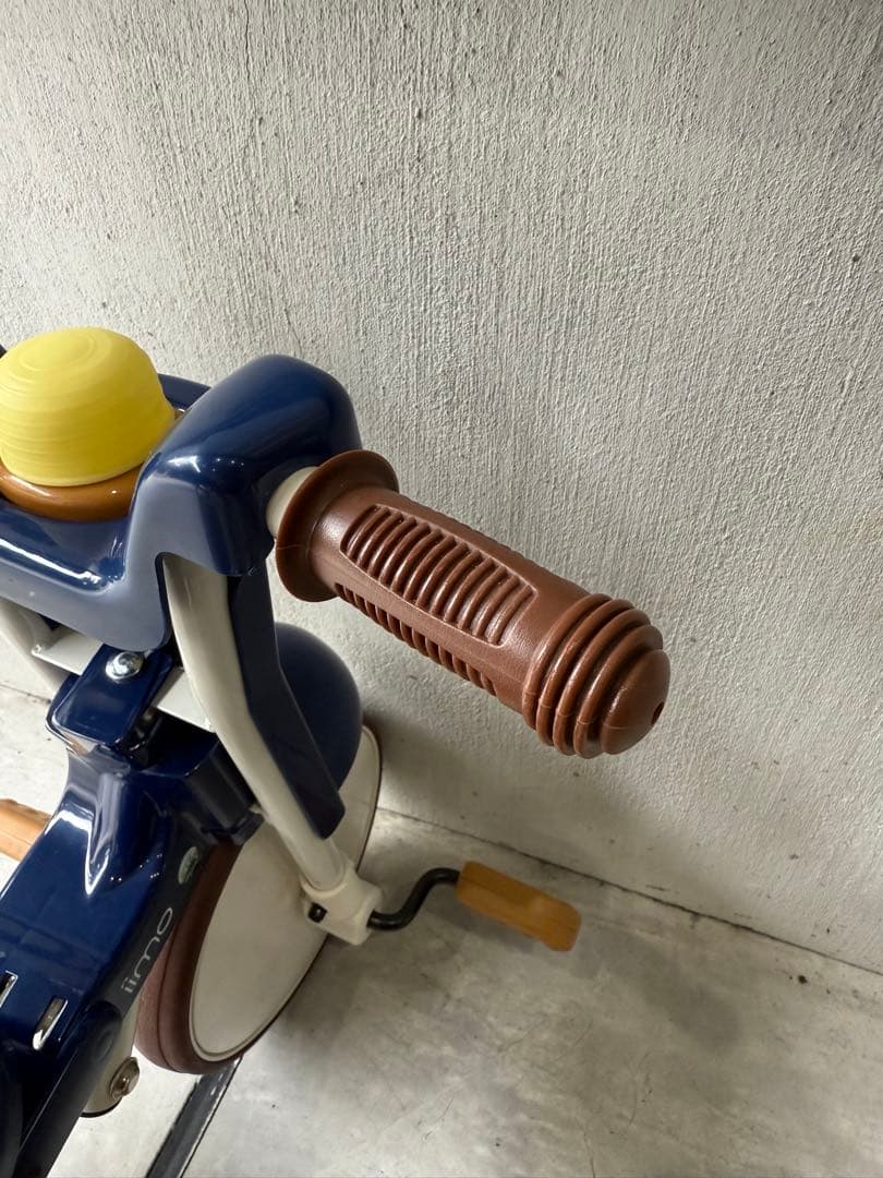 iimo イーモ ハンドル付き三輪車 ブルー 青 愛知県岡崎市内引き取り可能