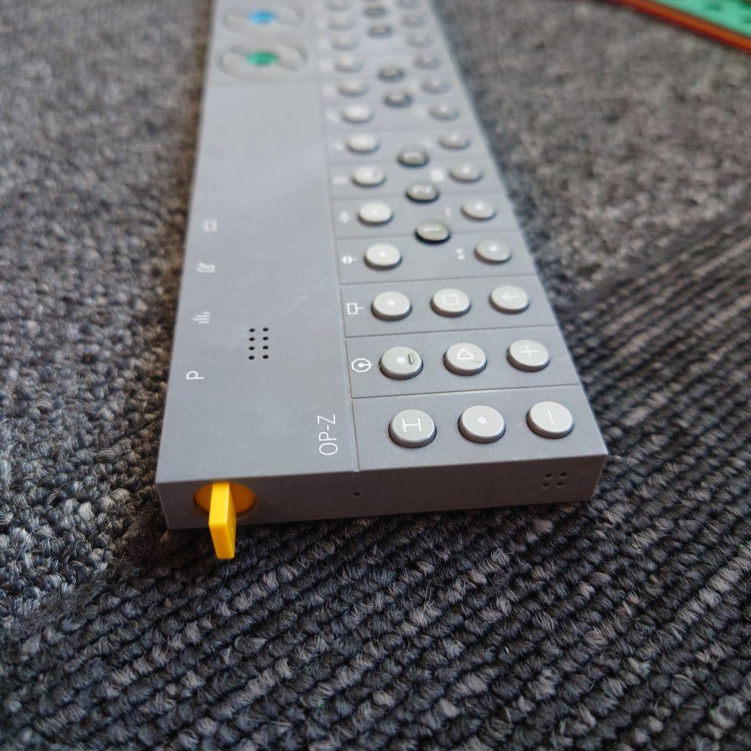 i*c様 OP-Z teenage engineering ケースとoplab付