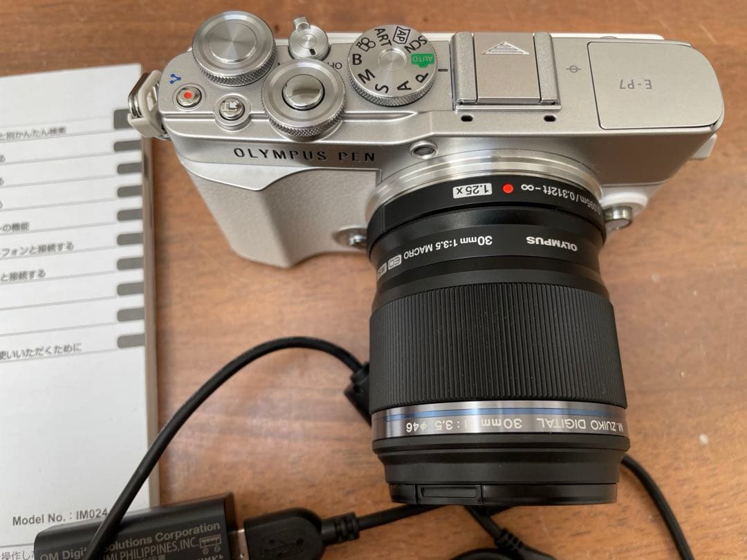 ほぼ新品　OLYMPUS PEN E-PL7 + マクロフォーサーズレンズ
