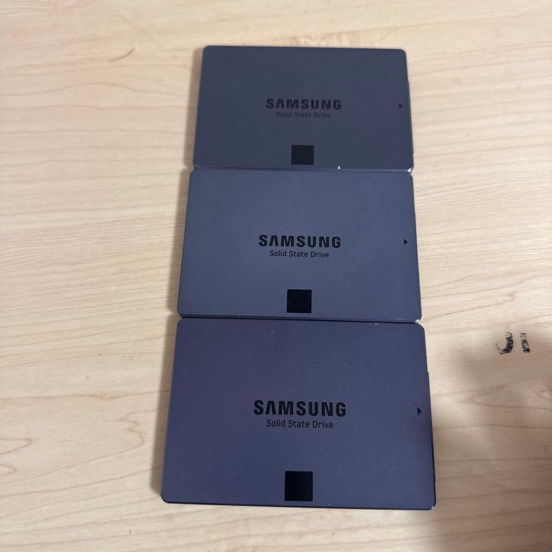 ウ*♪様 Samsung 840 EVO 250GB SSD 2枚 120GB/