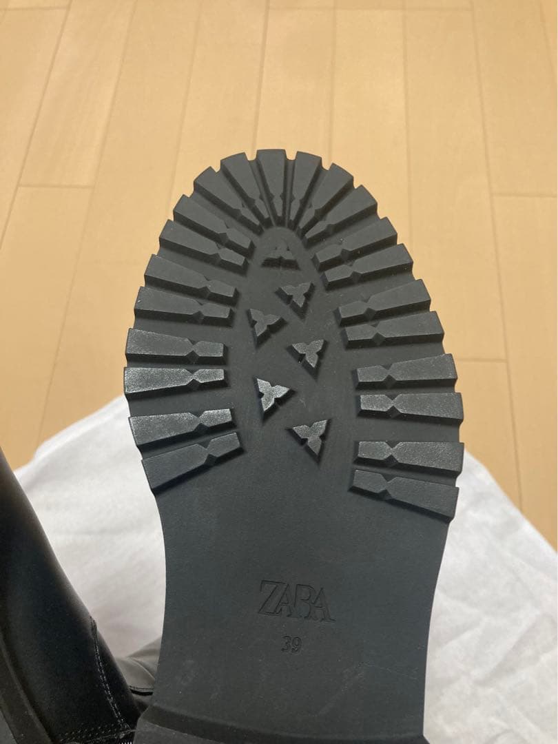【お値下げ中】ZARAロングブーツ 39 完売品　ブラック　新品未使用