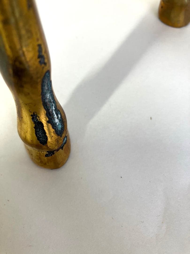 金属製のキリンの彫刻セット（大・小）