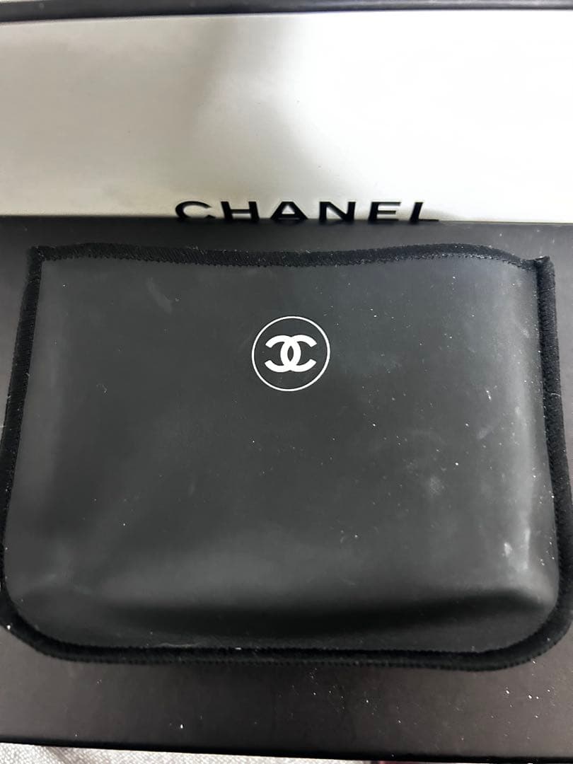 CHANEL ルブラン　ブラインニング　コンパクト　BD21