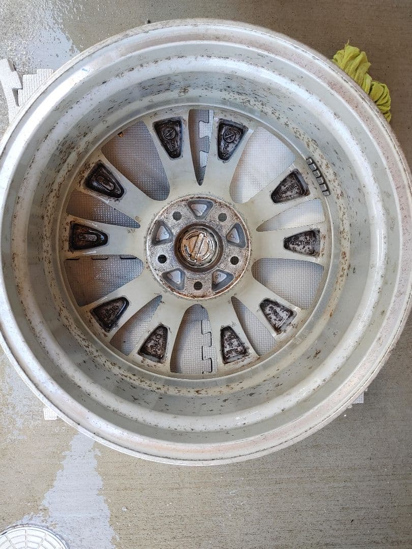 日産フーガY51　純正18インチアルミホイール