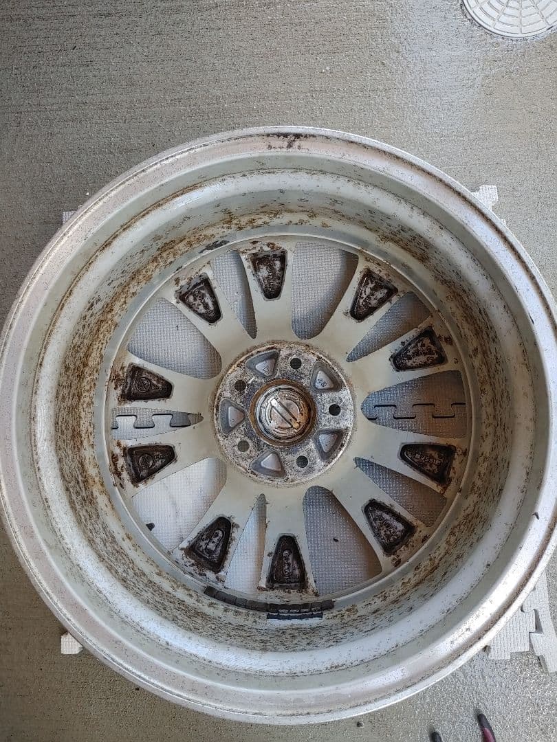 日産フーガY51　純正18インチアルミホイール