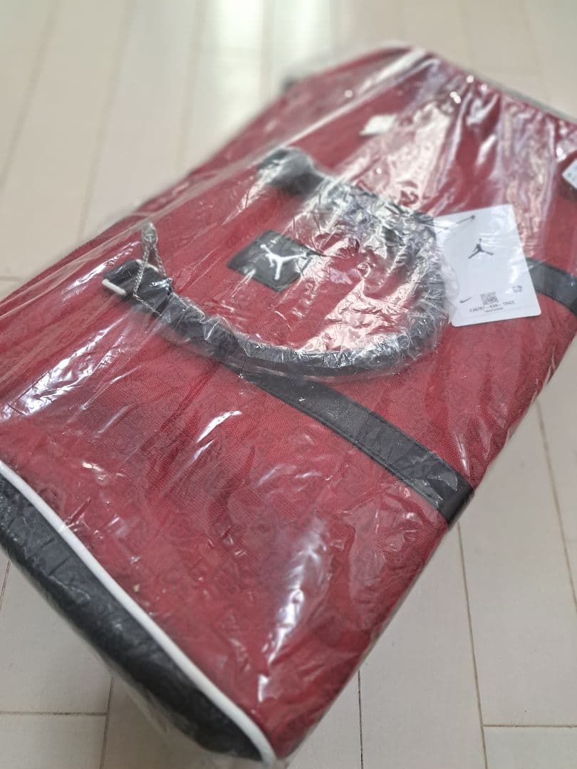 新品 ナイキ ジョーダン モノグラム ダッフルバッグ 25L レッド×ブラック