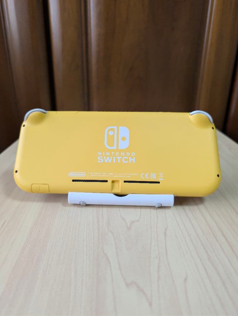 Nintendo Switch Lite イエロー ケースと充電器付き