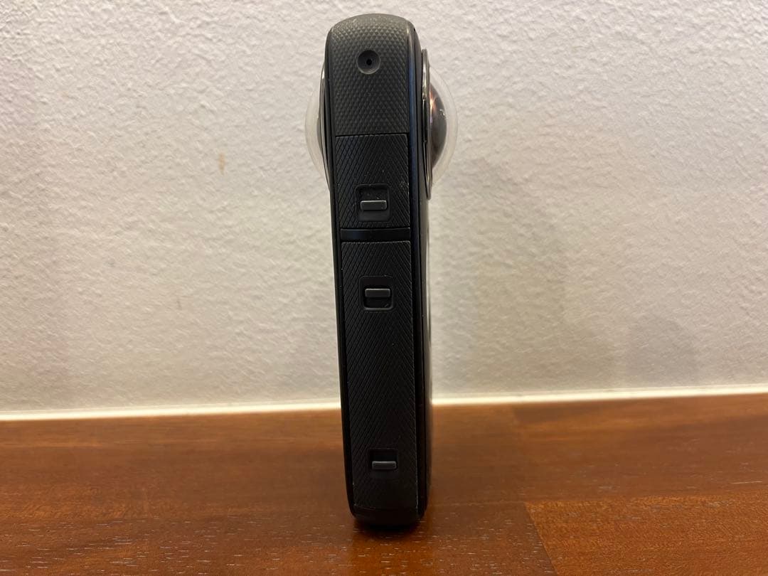ビデオカメラ insta360 one x2