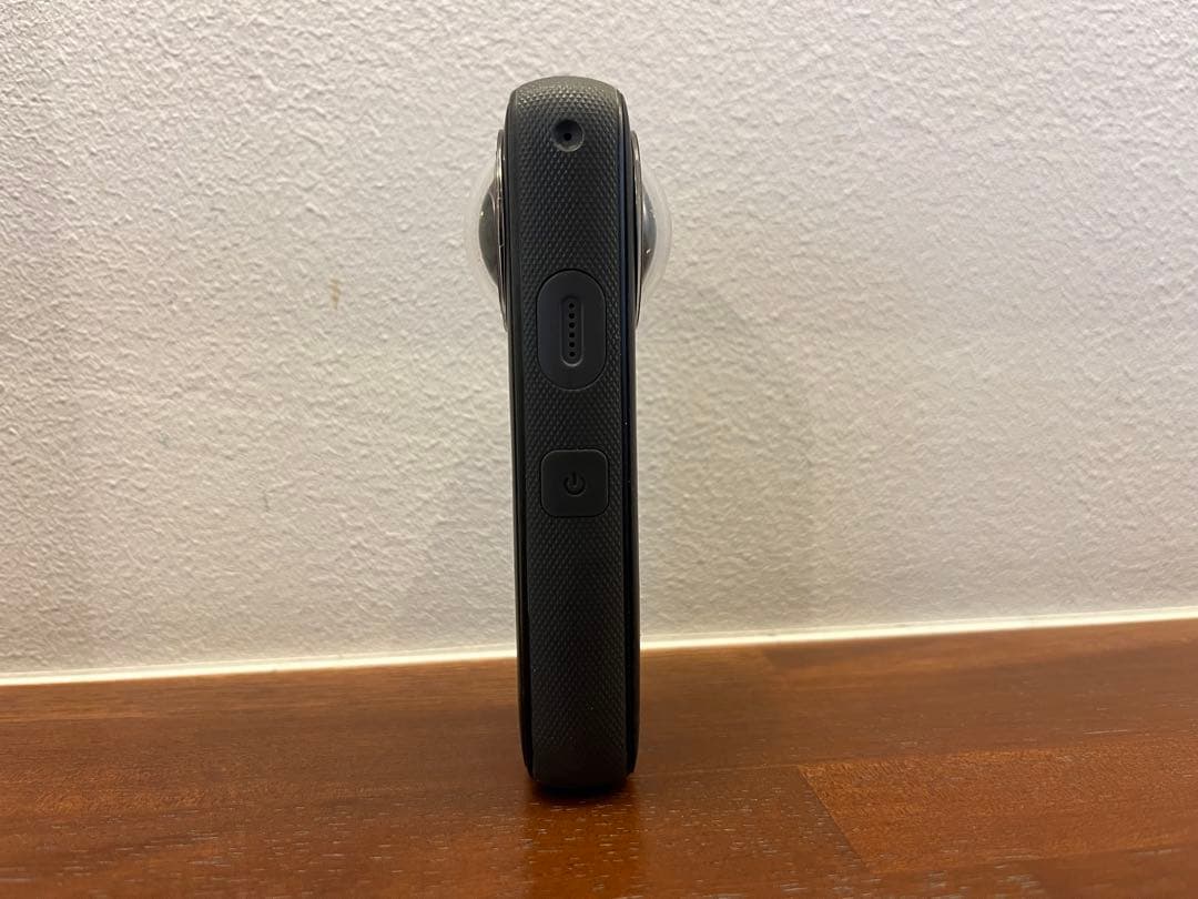ビデオカメラ insta360 one x2