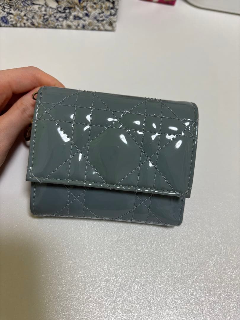 Diorロータスウォレット