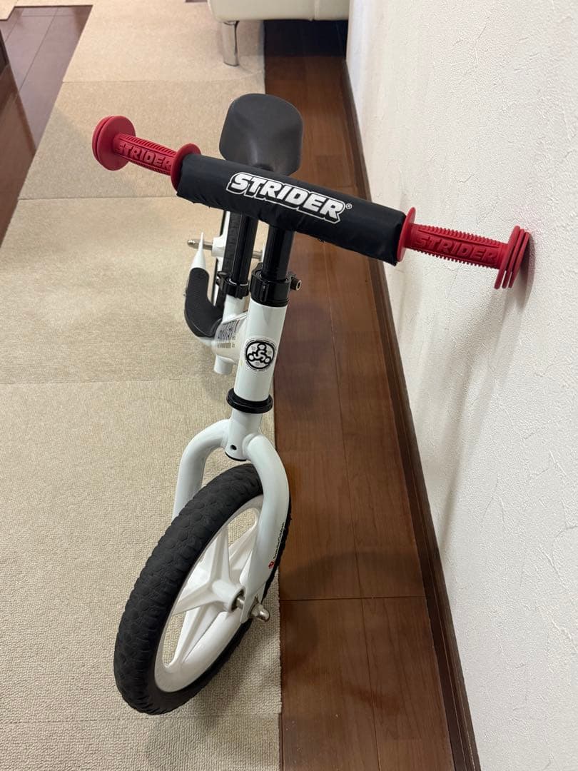 正規品・ストライダー　組み立て済 梱包・発送たのめる便 セーブザチルドレンモデル