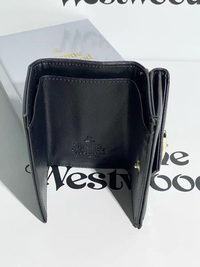 Vivienne Westwood ブラック三つ折り財布 ＃22142