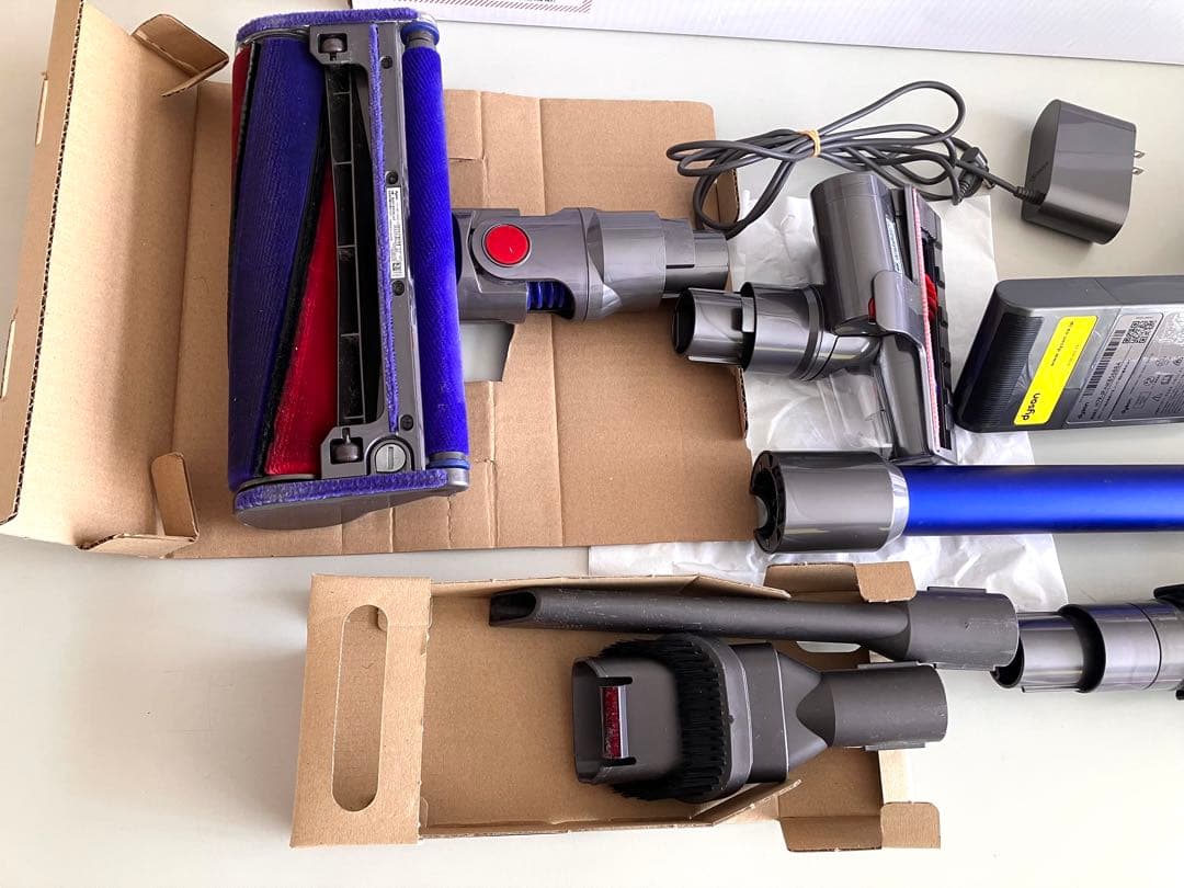 アキコさん専用　dyson ダイソン V11 （SV15）　used