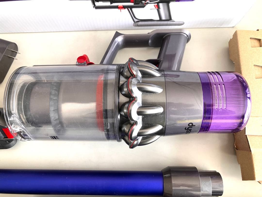 アキコさん専用　dyson ダイソン V11 （SV15）　used