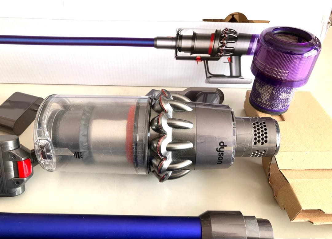 アキコさん専用　dyson ダイソン V11 （SV15）　used