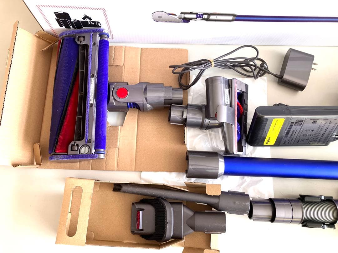 アキコさん専用　dyson ダイソン V11 （SV15）　used