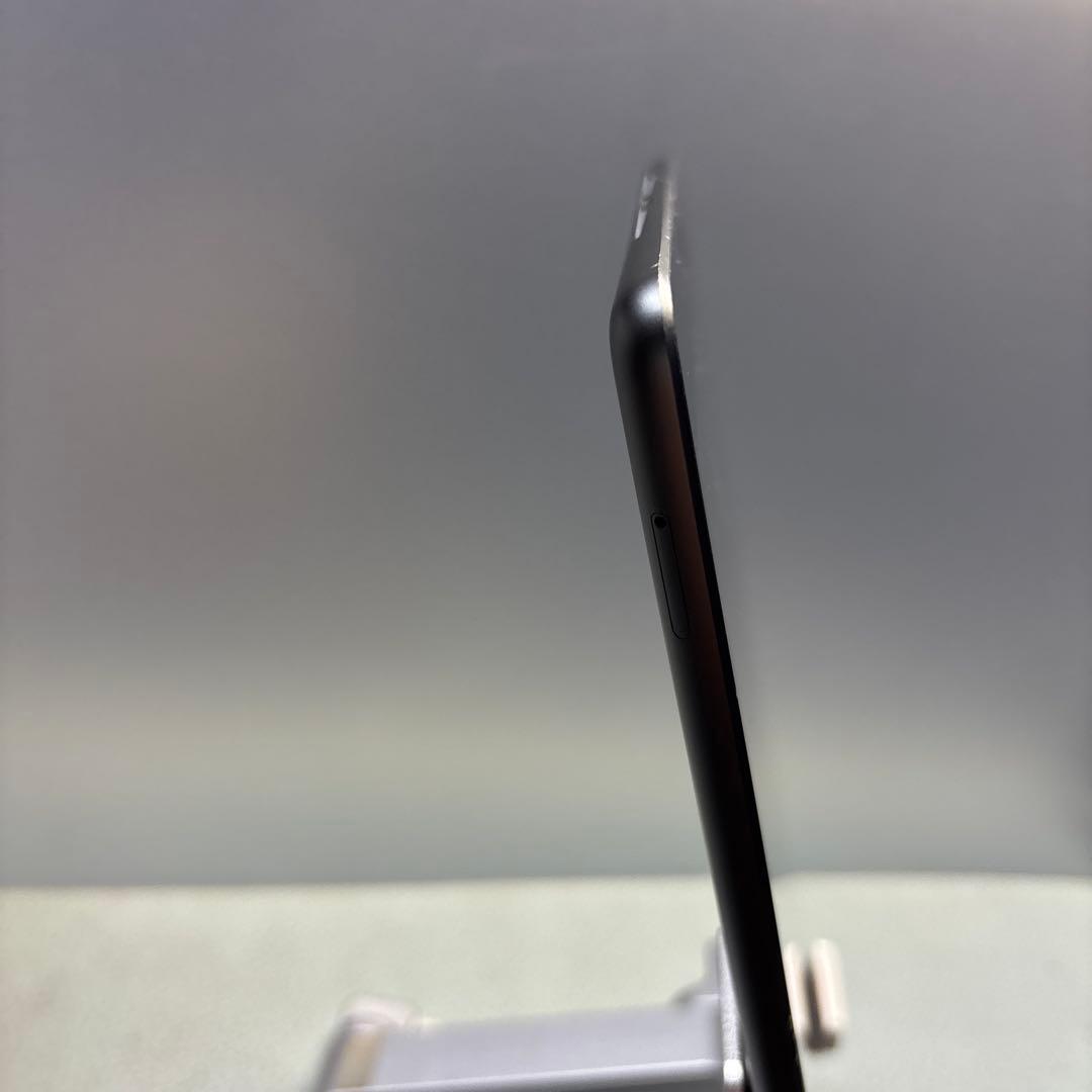 iPad8 32G Wi-FiとSIMフリー PSEパッテリー新品再交換100％