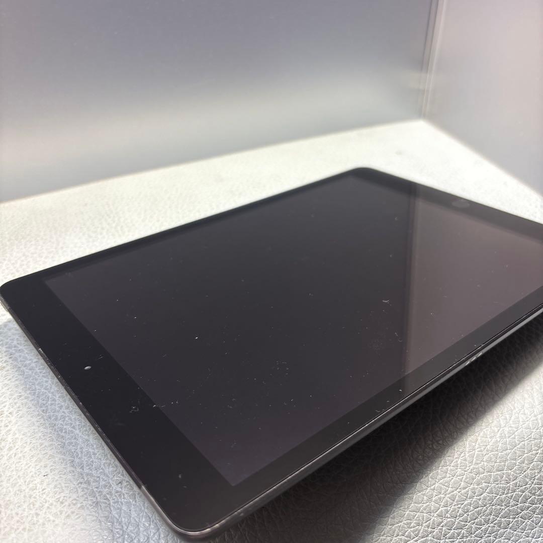 iPad8 32G Wi-FiとSIMフリー PSEパッテリー新品再交換100％