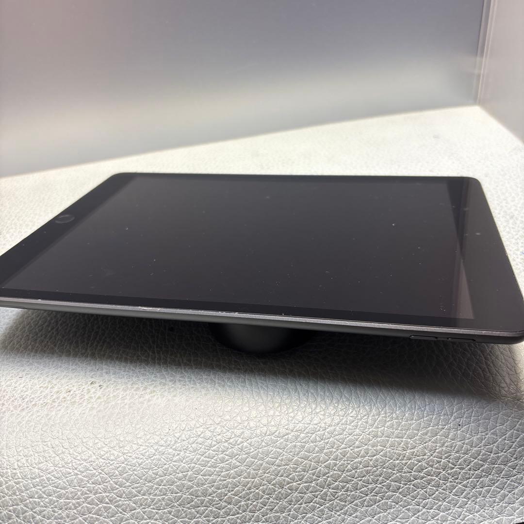iPad8 32G Wi-FiとSIMフリー PSEパッテリー新品再交換100％