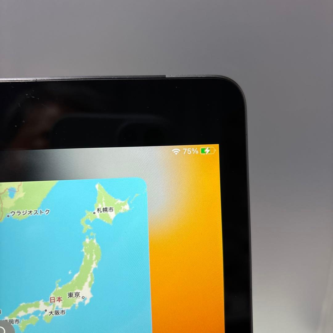 iPad8 32G Wi-FiとSIMフリー PSEパッテリー新品再交換100％
