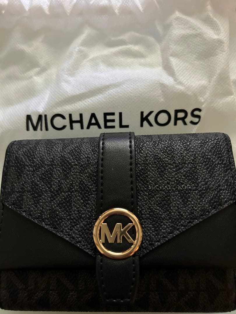 新品☆MICHAEL KORS ブラック　シグネチャー レザー 折り財布