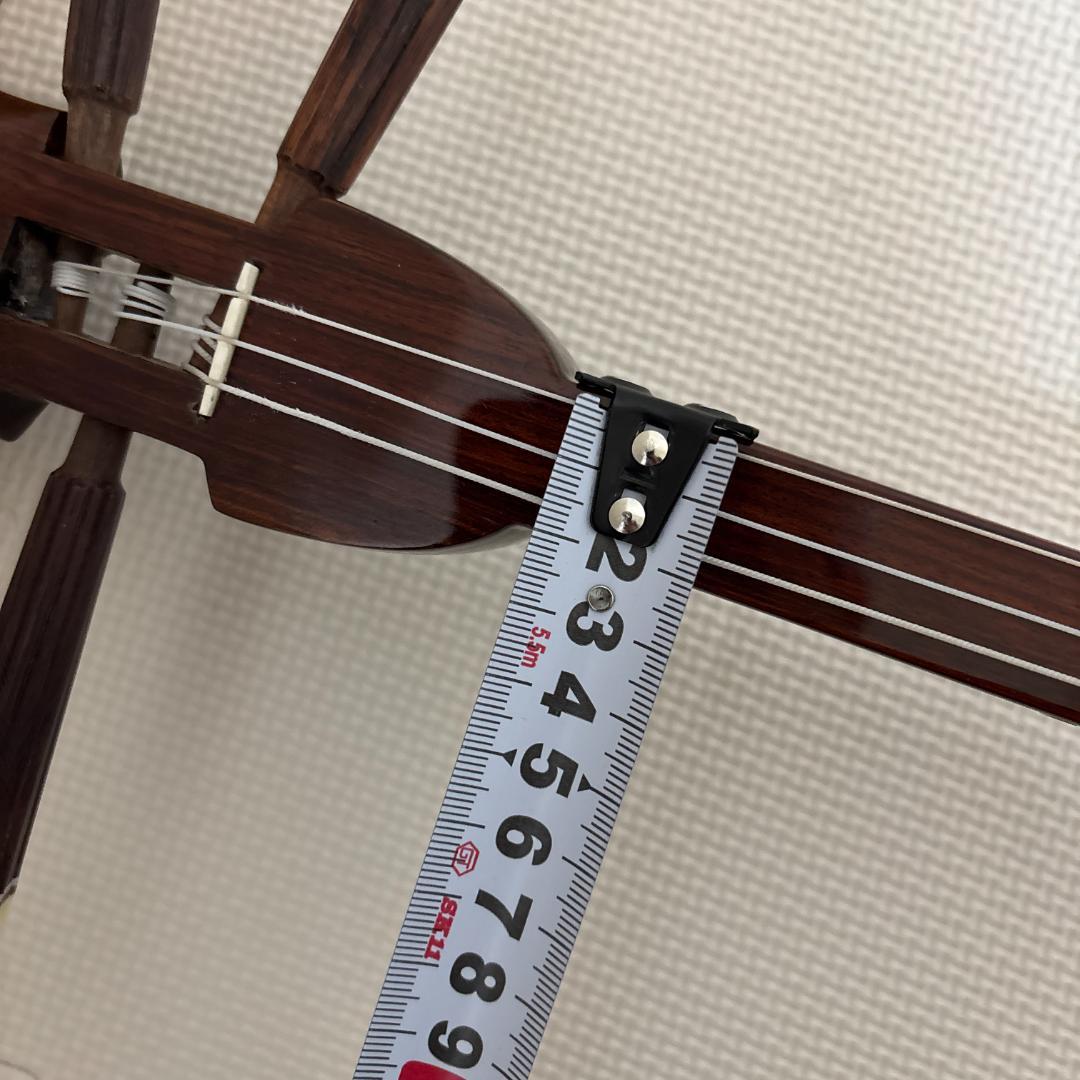 沖縄 三線 強化張り（皮面 ケバあり 棹芯 補修痕あり）
