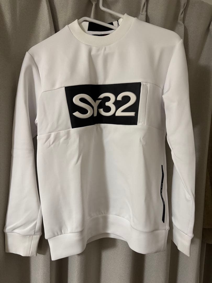 SY32 ホワイト クルーネックシャツ