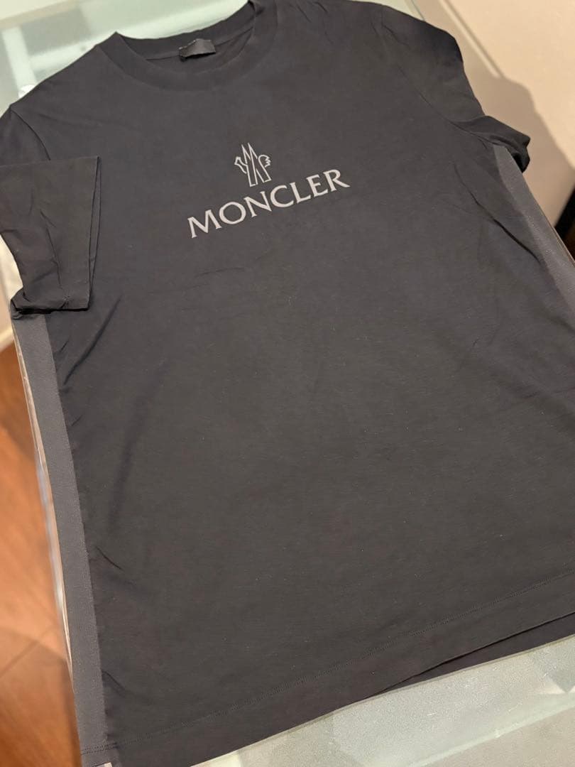 最終価格MONCLER ロゴプリント Tシャツ 黒　XLサイズ