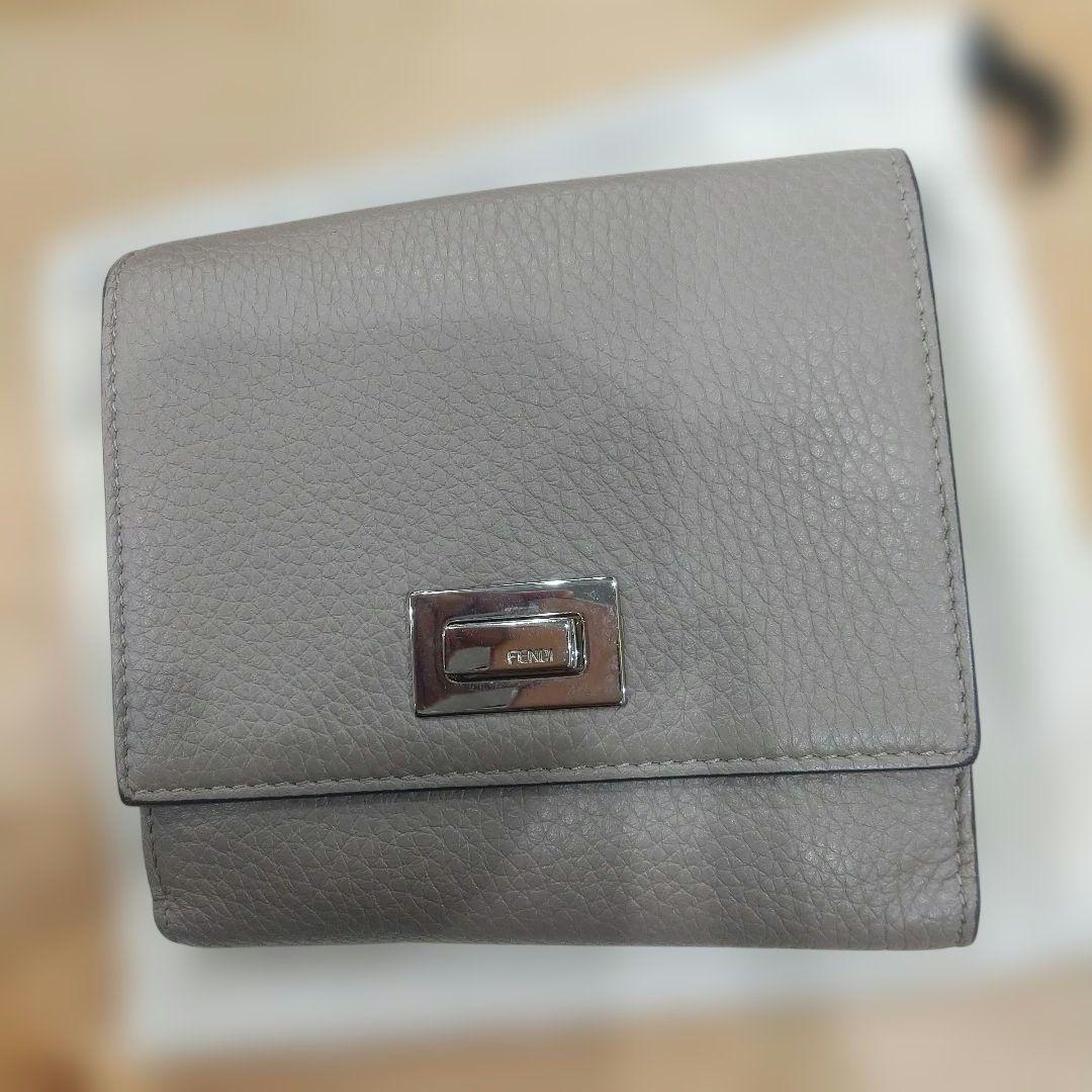 シ*☆様 良品 フェンディ ピーカブー 折り財布 グレージュ