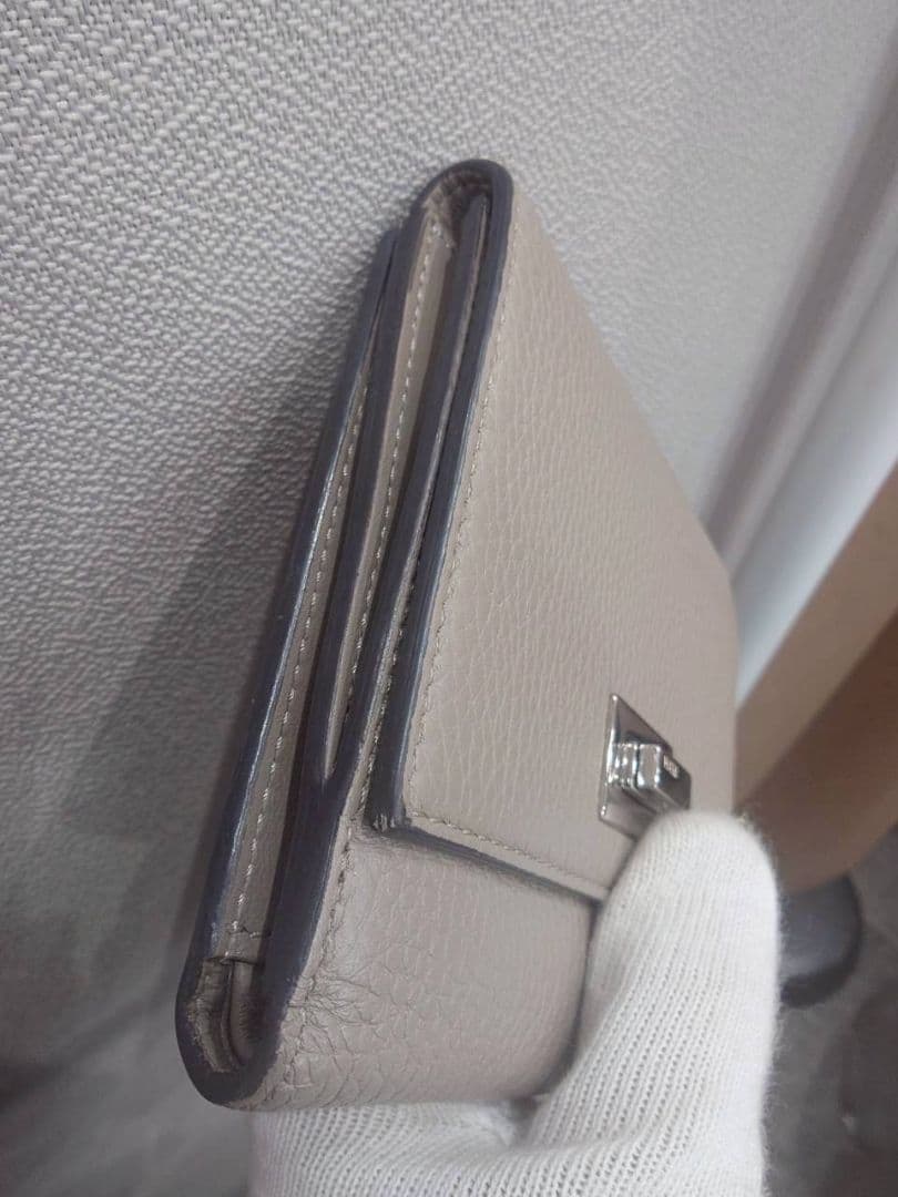 シ*☆様 良品 フェンディ ピーカブー 折り財布 グレージュ