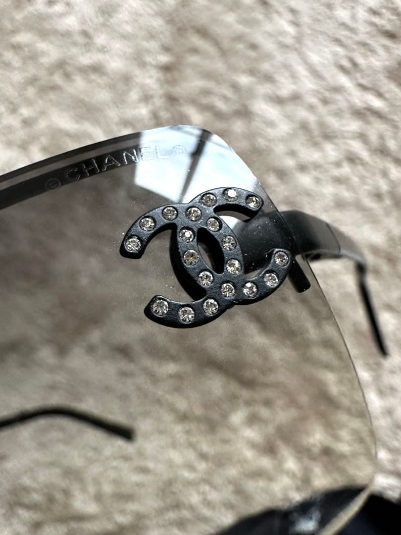 CHANEL ブラックグラデーションサングラス