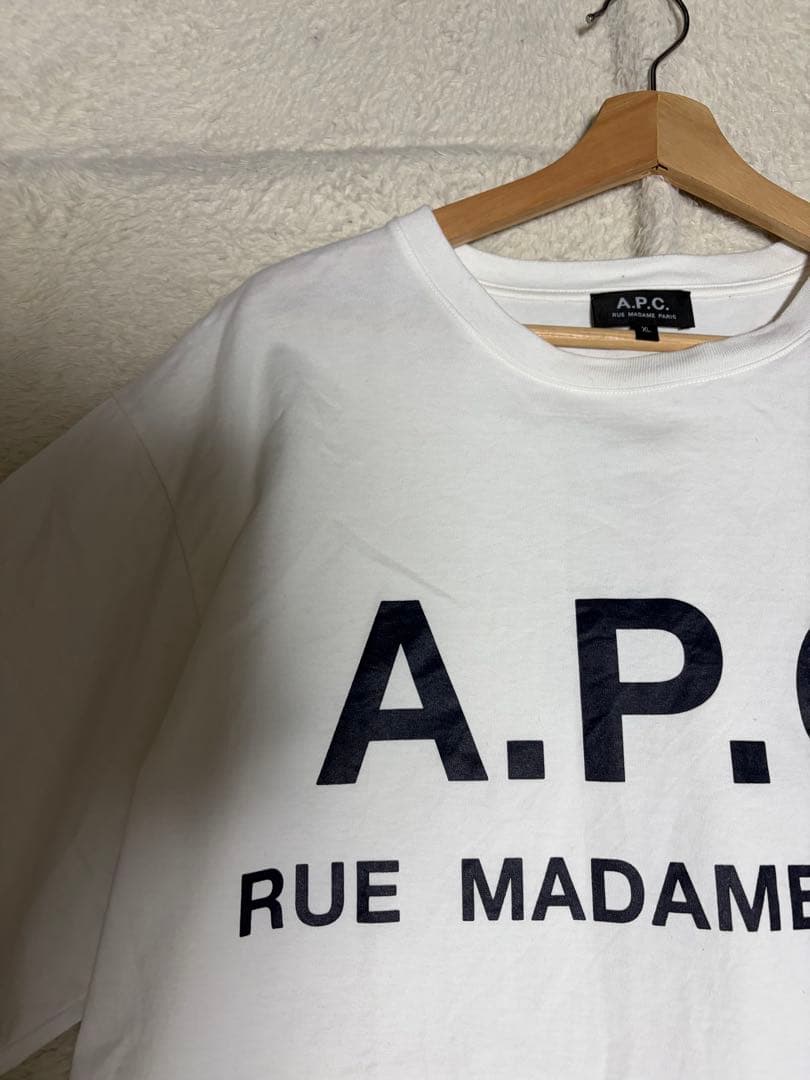 【A.P.C. / アーペーセー】別注 オーバーサイズ ロゴプリント Tシャツ