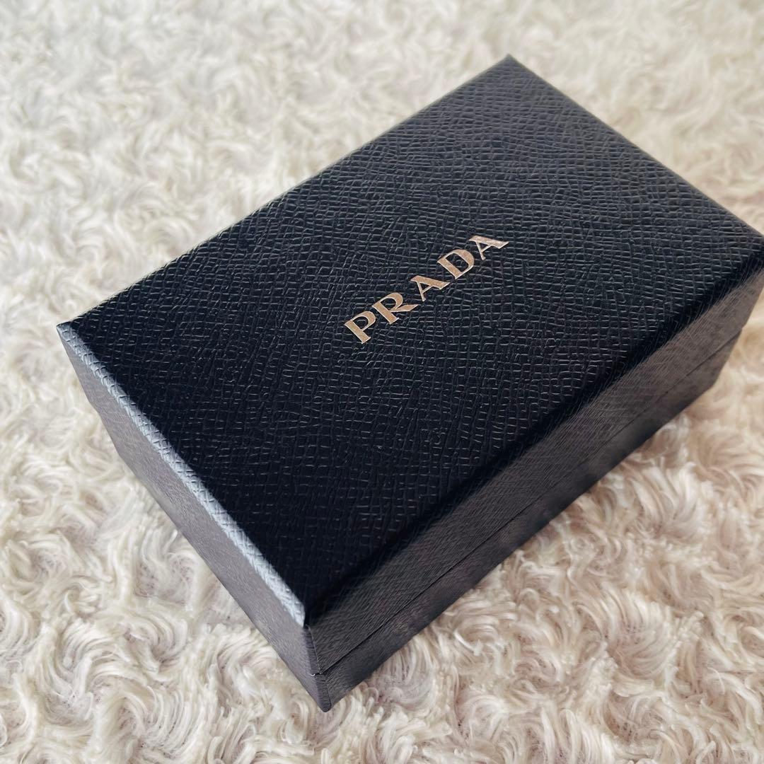 【☺︎プロフ必読】PRADA サフィアーノ 三つ折り財布 黒 ブラック