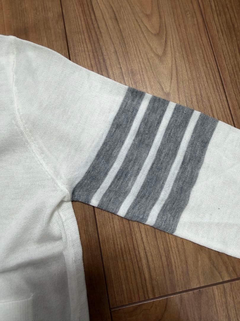 メリノウール 4bar Vネックカーディガン