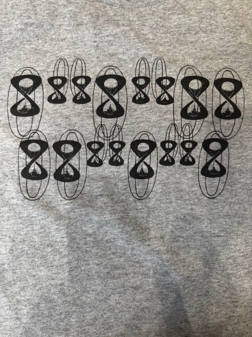 8egreedy tシャツ グレー