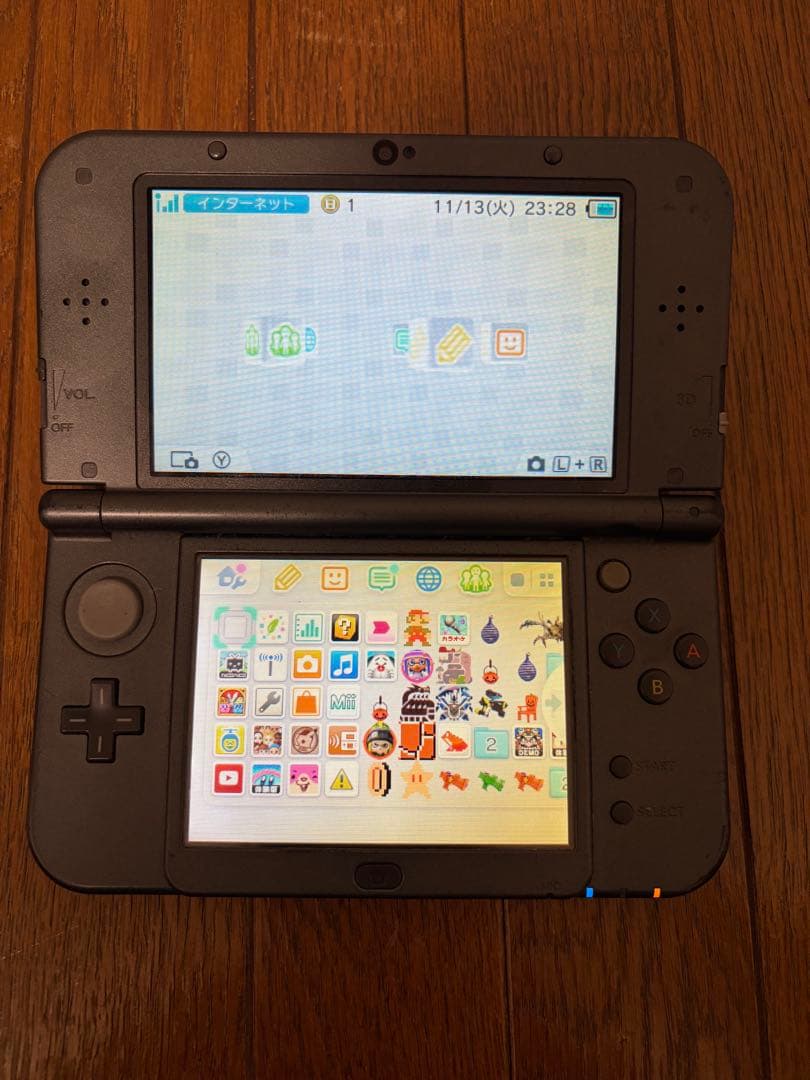 New 3DS LL 本体 充電器 ゲームカートリッジ付き