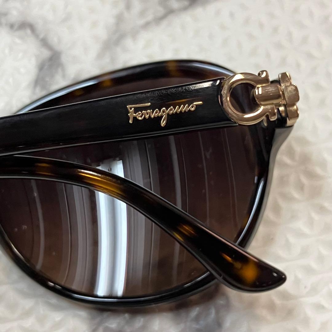 Ferragamo サングラス　SF804SA 214 ブラウンブラック