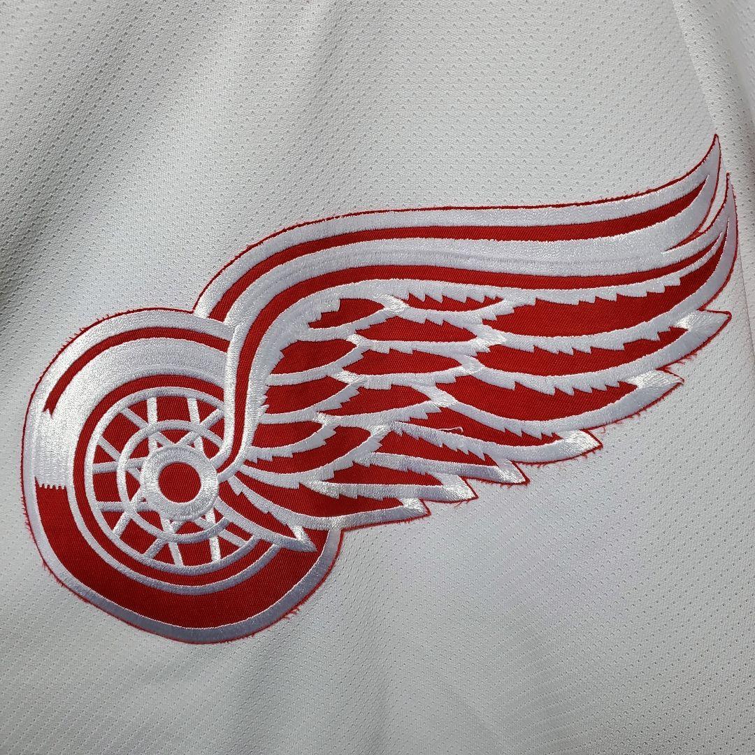 1310☆NHL☆ホッケーゲームシャツ☆レッドウィングス☆チームロゴ刺繍☆M