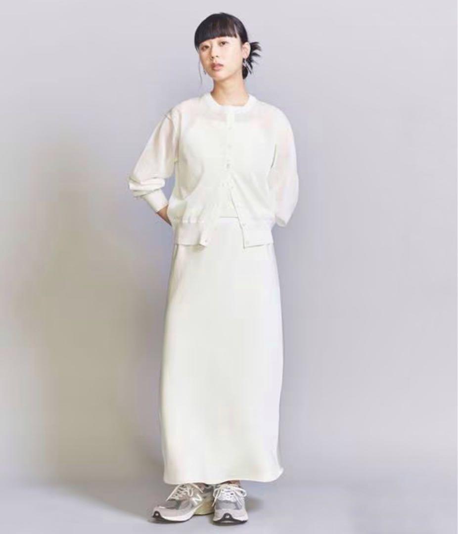ほぼ新品＊BEAUTY&YOUTH UNITED ARROWSサテンスカーU白