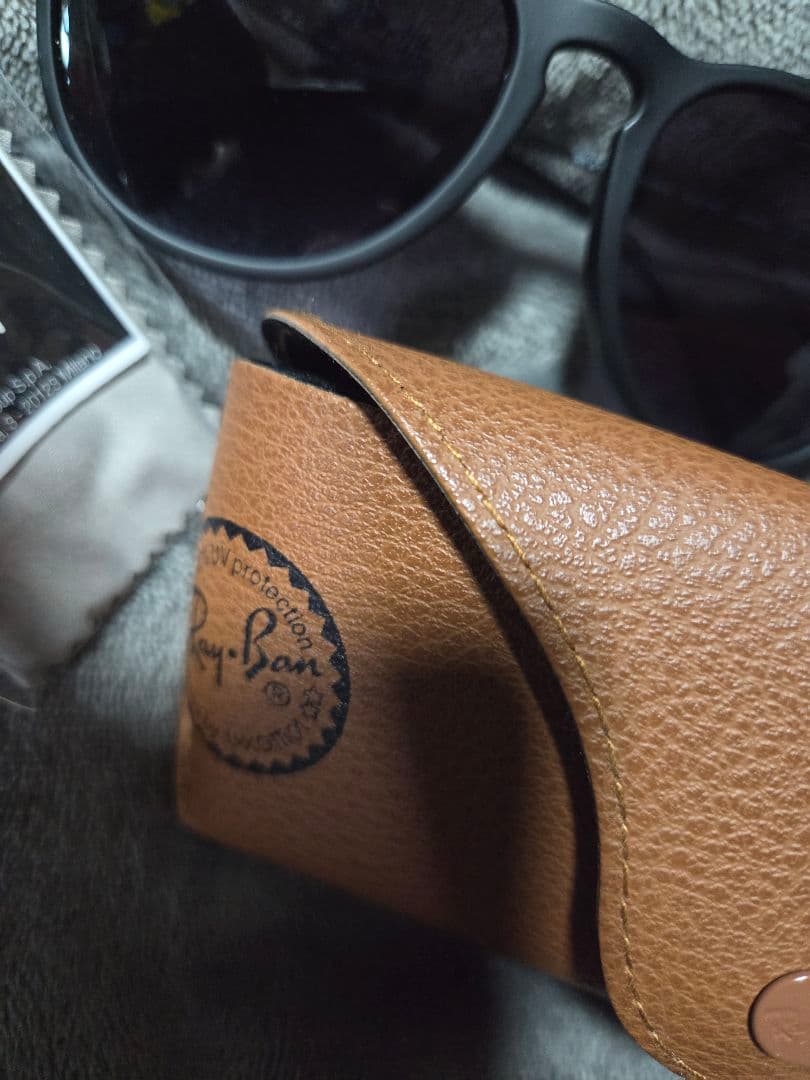 Ray-Ban RB 4171 F ERIKA ブラックサングラス　美品