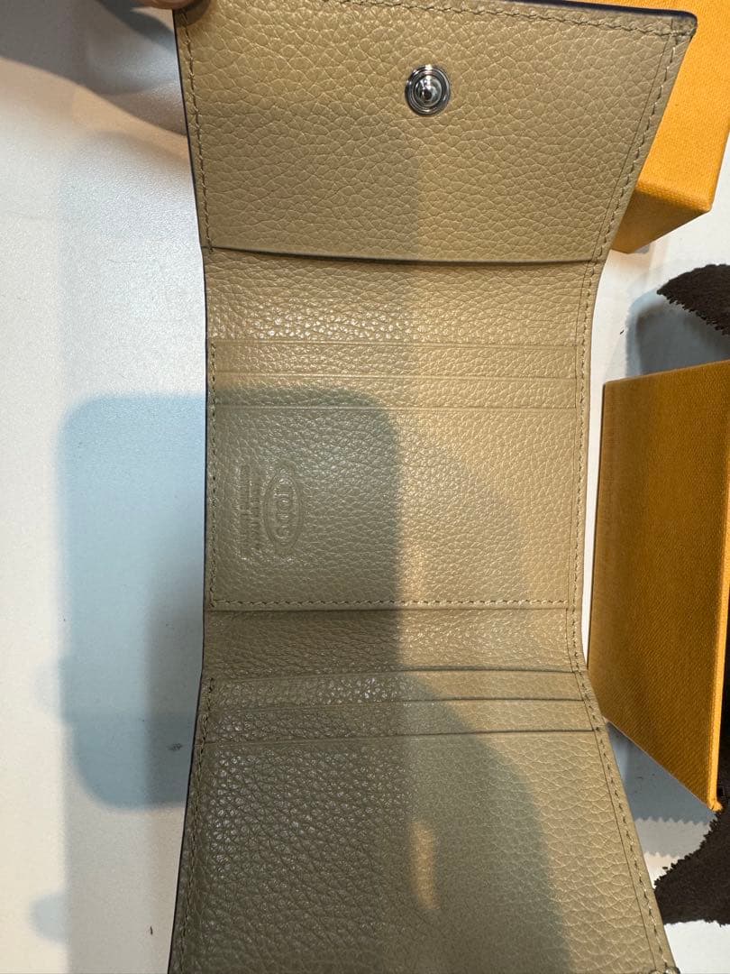 TOD'S ネイビー 三つ折り財布