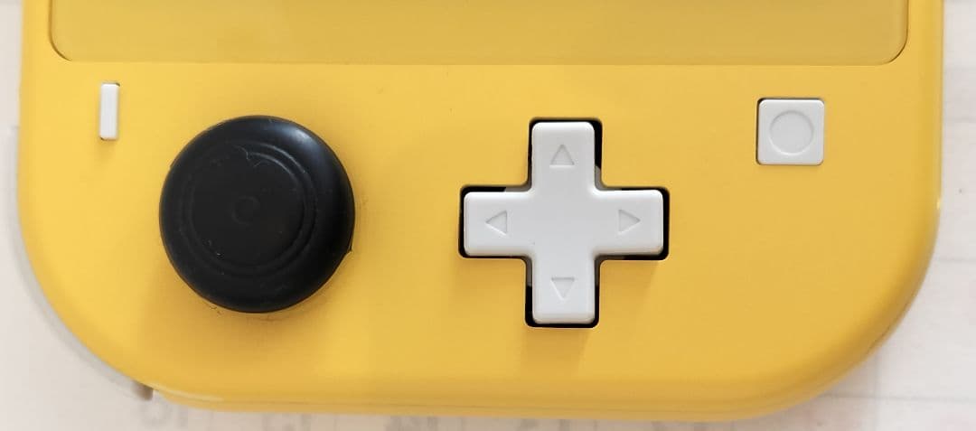Nintendo Switch Lite イエロー 本体　箱・SDカード付き