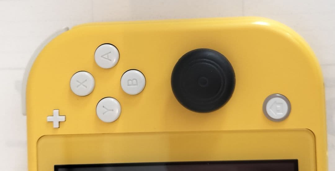 Nintendo Switch Lite イエロー 本体　箱・SDカード付き