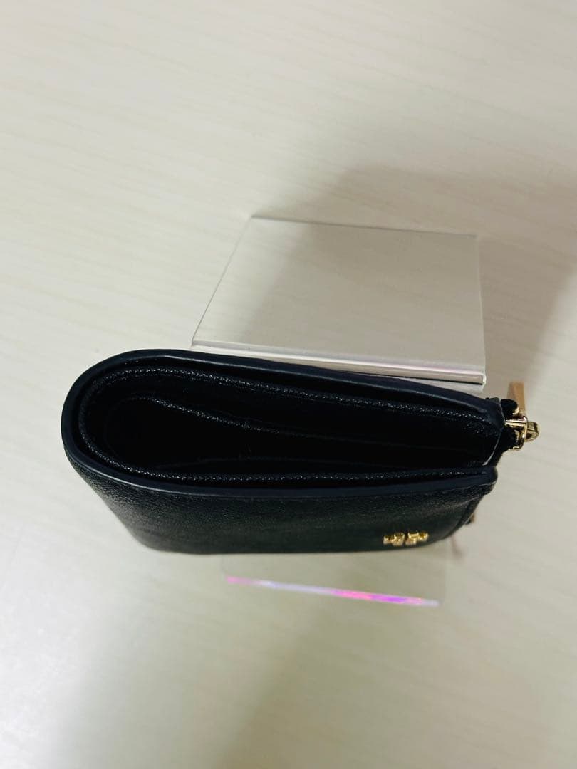 美品　Tory Burch ブラック 二つ折り財布