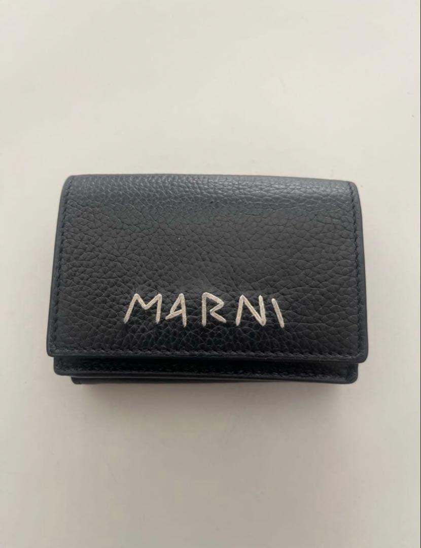 MARNI 三つ折り財布 メンディング刺繍 ブラック