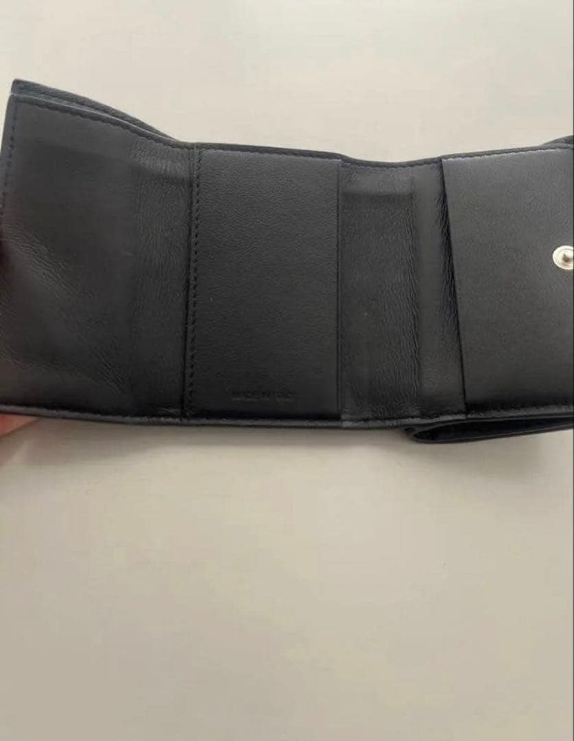 MARNI 三つ折り財布 メンディング刺繍 ブラック
