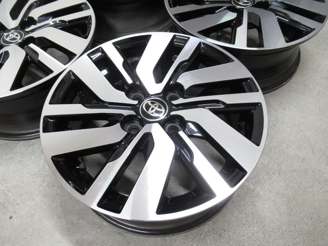 ルーミー アルミホイール　5J +35　PCD 100 トヨタ　タンク　トール